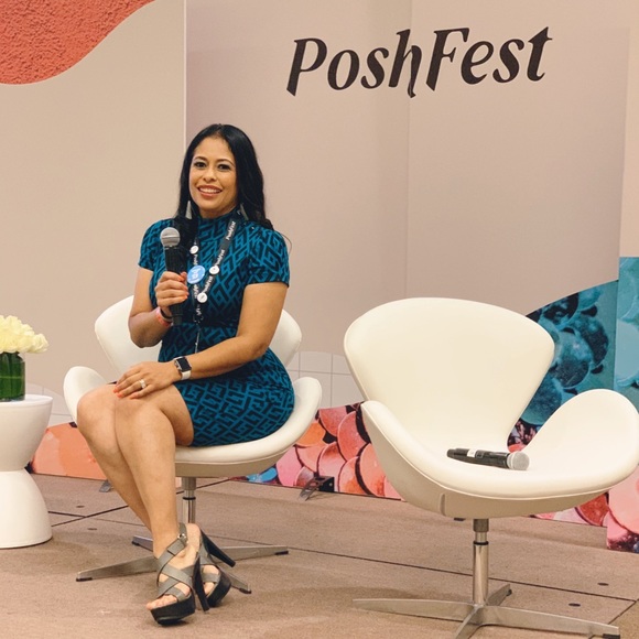 Poshmark Ambassador | PoshFest Speaker | Posh N Sip Host | Mentor | Stylist - Picture 1 of 8